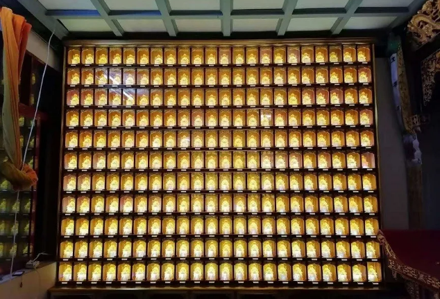 萬(wàn)佛墻大佛龕尺寸如何計(jì)算，要把握哪幾個(gè)點(diǎn)？